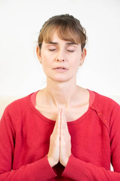 Woman Sitting Facing Front Meditation Session — ストック写真