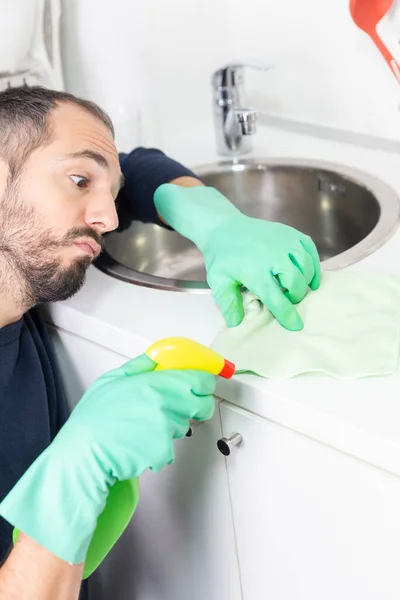 Man Using Cleaning Products Clean — Stock Photo, Image