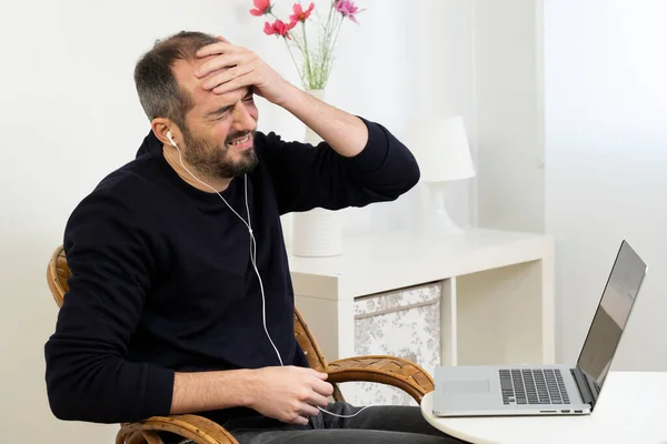 Man Bad Migraine Consulting His Doctor Video Consultation — Stok fotoğraf