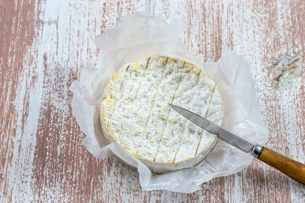 Coulommiers Cheese Placed Its Protective Paper Open Knife Table — Stock Photo, Image