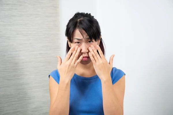 Asian Woman Having Sinusitis — Stockfoto