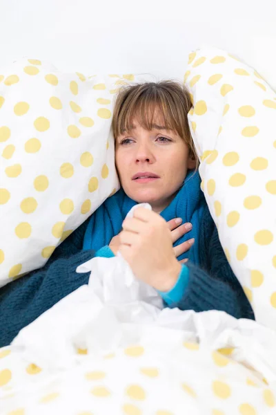 Young Woman Bed Suffering Cold Handkerchiefs — Stockfoto