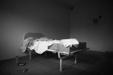 Part-time psychiatric day hospital for nursing care, consultations.