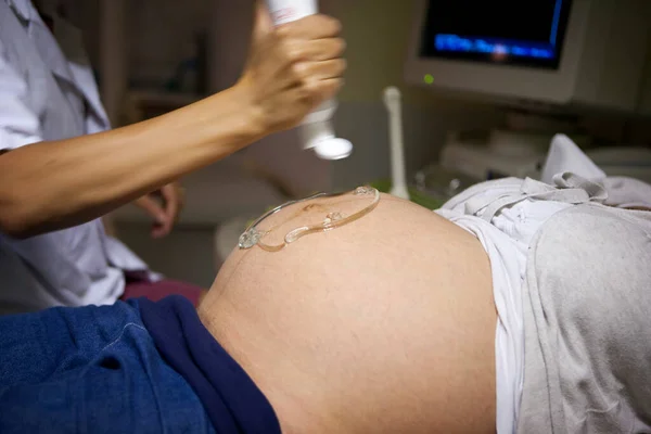 Ultrasound Scan Pregnant Woman Months Pregnant Maternity Ward Hospital — Fotografia de Stock