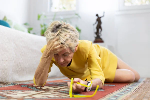Elderly Woman Her Floor Having Fallen — Stock fotografie