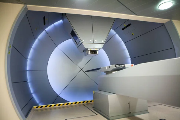 Proton Therapy Irradiates Cancer Cells Beam Protons Tumor — 图库照片