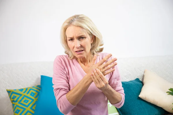 Woman Her Fifties Hand Pain — Fotografia de Stock