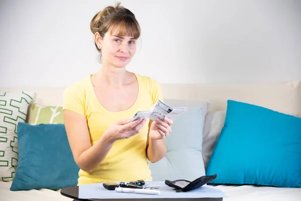 Diabetic Woman Reading Instructions Use Kit Measure Her Sugar Level — 图库照片