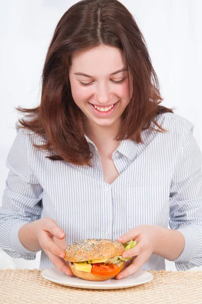 Teenager Hamburger — Fotografia de Stock