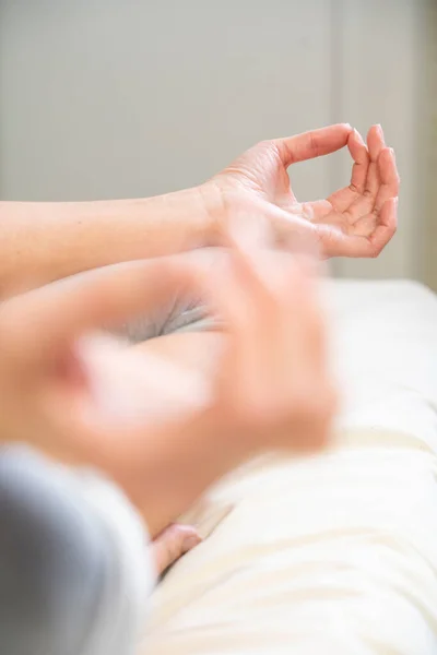Close Woman Hands Meditation Session — Stockfoto