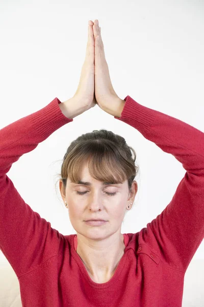 Woman Sitting Facing Front Meditation Session — Stockfoto