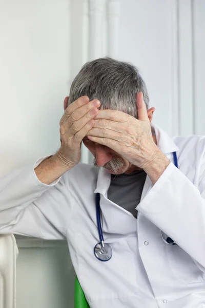 Doctor Exhausted His Work — Stockfoto