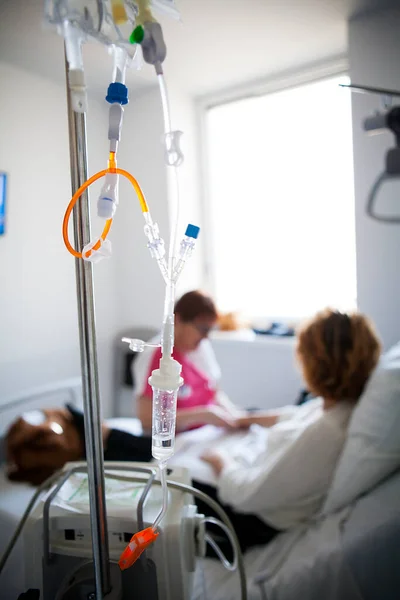 Socio Esthetician Giving Cosmetic Treatment Patient Her Chemotherapy Session — Fotografie, imagine de stoc