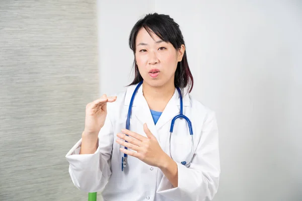 Asian Female Doctor Consultation — Stock fotografie