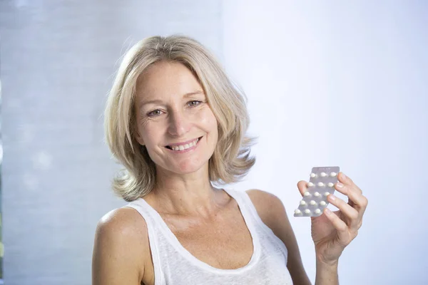 Menopausal Woman Using Hrt — 图库照片