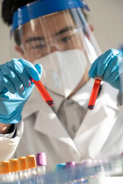 Laboratory Technician Performing Blood Tests Laboratory — Stockfoto