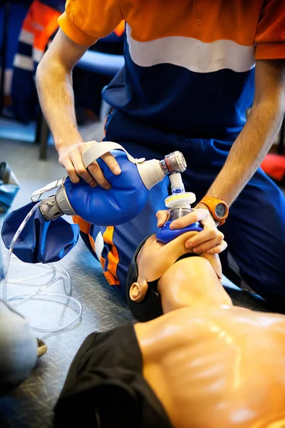 Use Manual Resuscitator Bag First Aid Training — Foto de Stock