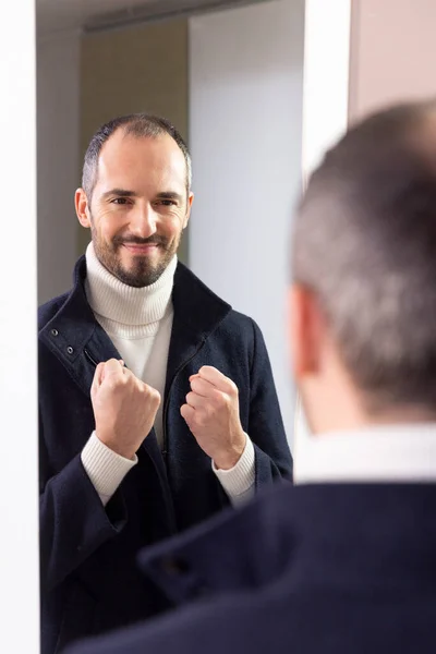 Man Looking Himself Mirror Self Confidence — Fotografia de Stock
