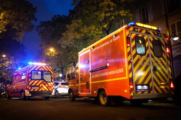 Resuscitation Ambulance Medical Team Intervening Case Vital Distress —  Fotos de Stock