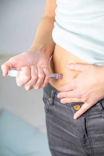 Close Woman Hands Stomach Giving Herself Insulin Injection — 스톡 사진