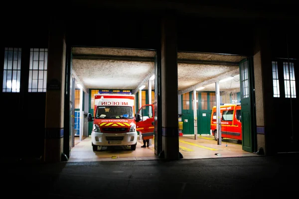 Resuscitation Ambulance Medical Team Intervening Case Vital Distress — Stock Fotó