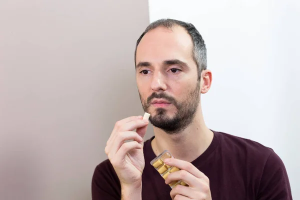 Man Taking Nicotine Chewing Gum — Stock Photo, Image