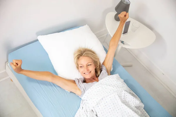 Woman Waking Her Bed Stretching — Stockfoto