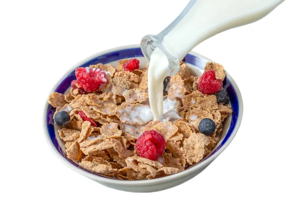 Healthy Cereal Breakfast Fresh Strawberries Blueberries Milk — Stock Photo, Image