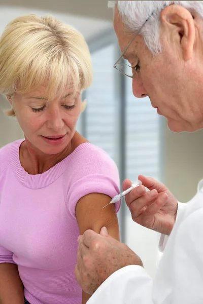 Senior Woman Vaccination Concept — Stockfoto