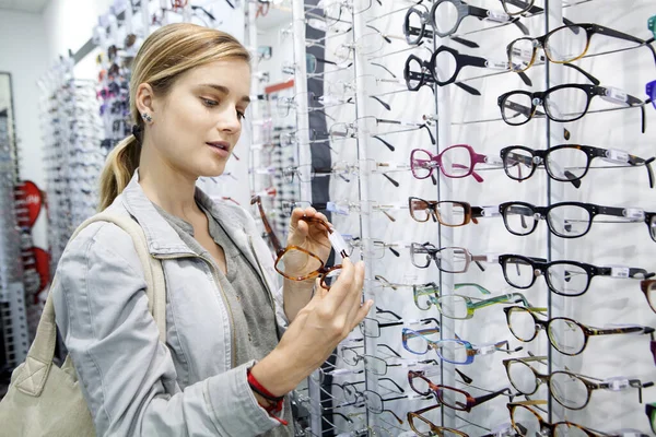 Optician Woman Conceptual Photo — Stockfoto