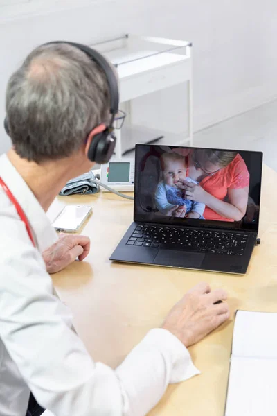 Pediatric Video Consultation Child Who Teething — Stockfoto