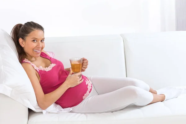 Беременная Женщина Месяце Беременности — стоковое фото