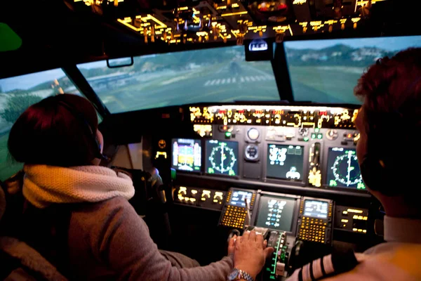 Flight simulator used for the treatment of fear in aircraft, stress management and phobias.