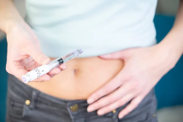 Close Woman Hands Stomach Giving Herself Insulin Injection — Stok Foto