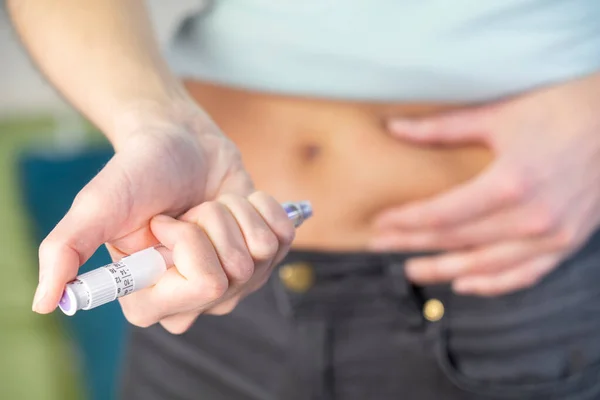 Close Hands Stomach Diabetic Woman Giving Herself Insulin Injection — 스톡 사진