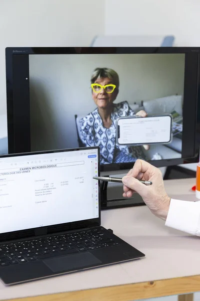 Video Consultation Doctor Patient Who Wishes Have Her Medical Tests — Stockfoto