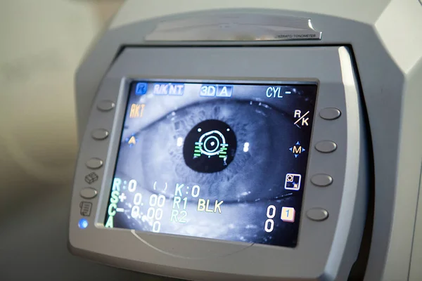 Ophthalmology Consultation Ophthalmologist Performs Optical Biometry Autorefracto Kerato Tonometer — Fotografia de Stock