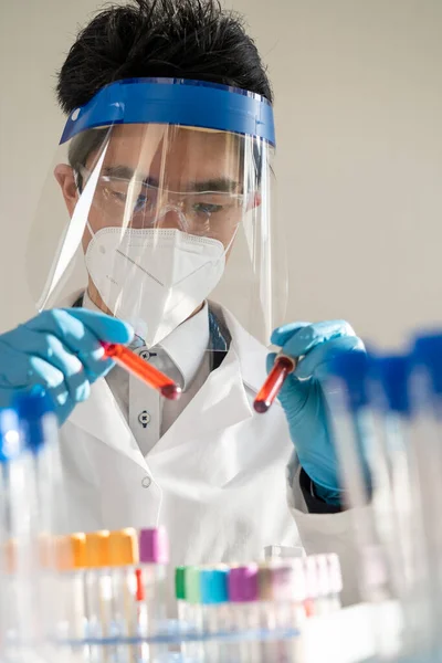 Laboratory Technician Performing Blood Tests Laboratory — Stock Photo, Image