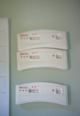 Rapid immunoassay for HIV.