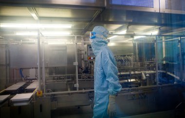 Manufacture of injectable preparations, filling of syringes in a sterile environment.