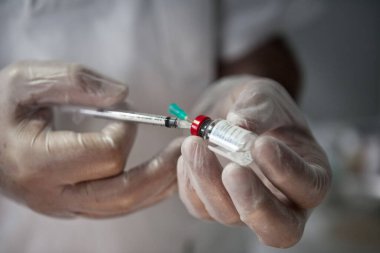 Aesthetic medicine: injection of botulinum toxin for the treatment of wrinkles.