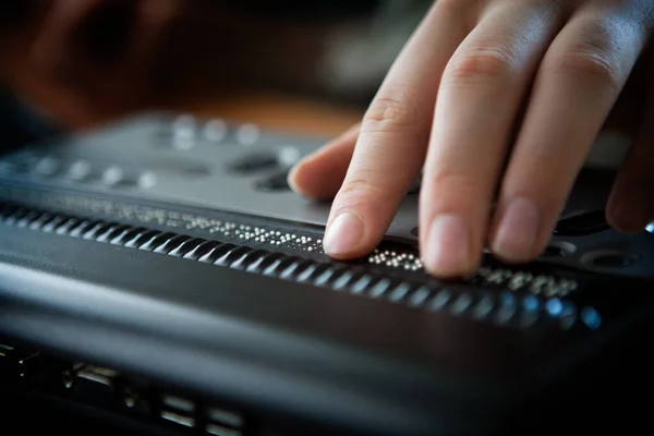 Braille Laptop Allowing Visually Impaired Access Computers — Stockfoto