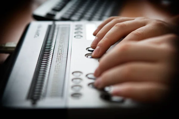 Braille Laptop Allowing Visually Impaired Access Computers — Stockfoto