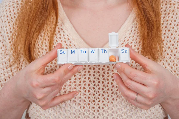 Weekly Pill Box Hands — Stock Photo, Image