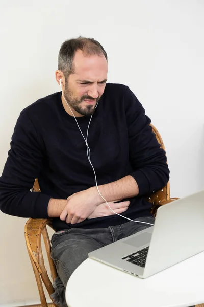 Man Stomach Ache Consulting His Doctor Video Consultation — Stock Photo, Image