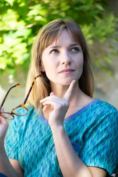 Young Woman Memory Lapse — Stockfoto