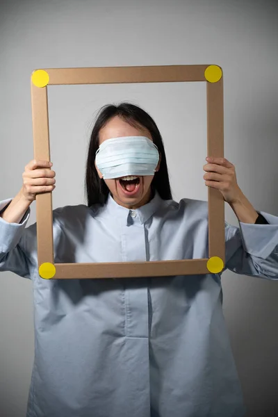 Masked Angry Asian Young Woman — Stockfoto