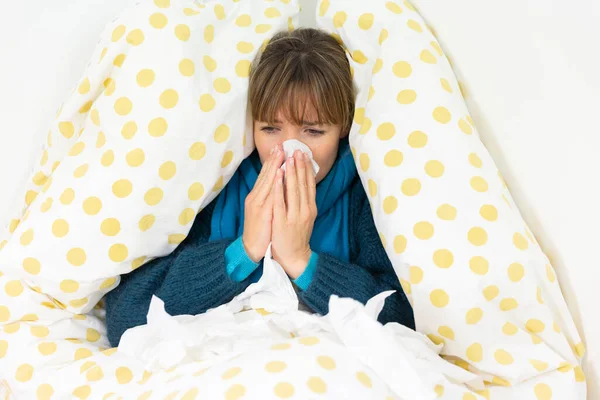 Young Woman Bed Suffering Cold Handkerchiefs — Stock fotografie