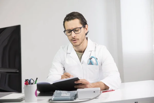 Doctor Front Laptop — Stock Photo, Image