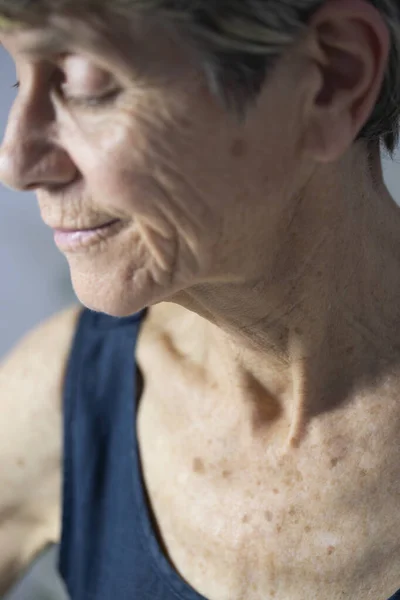 Chest Old Woman — Fotografia de Stock